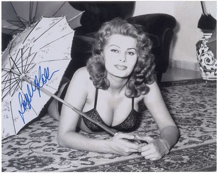 Lot #938 Sophia Loren Signed Photograph - Image 2
