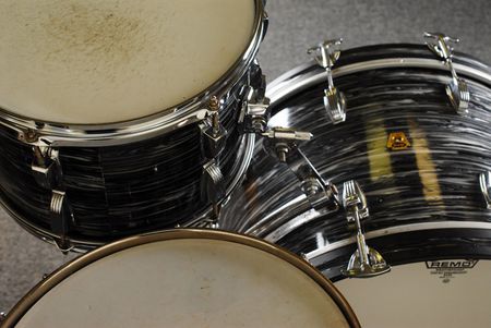 Lot #794 Beatles: Ringo Starr: Gorgeous 1960s black oyster replica of Ringoâ€™s original kit - Image 3