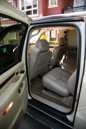 Lot #2576  Sopranos Screen-used 2003 Escalade - Image 31