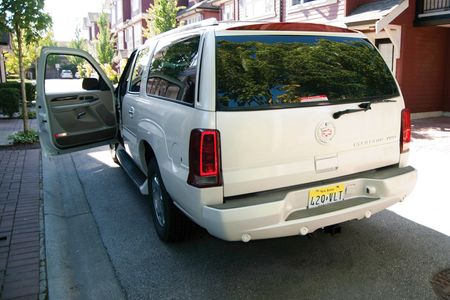 Lot #2576  Sopranos Screen-used 2003 Escalade - Image 32