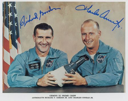Lot #447 Gemini 11 and 12 Signed Photographs - Image 2