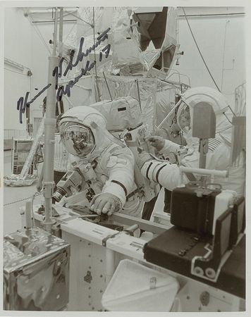 Lot #485 Apollo 17 Signed Photographs - Image 2