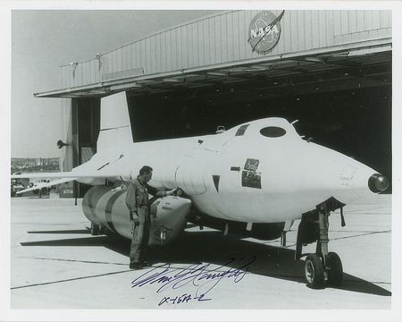 Lot #421 X-15: Half of the legendary X-15 pilots - Image 3