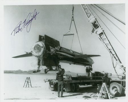 Lot #425 X-15: Pete Knight Signed Photographs - Image 5