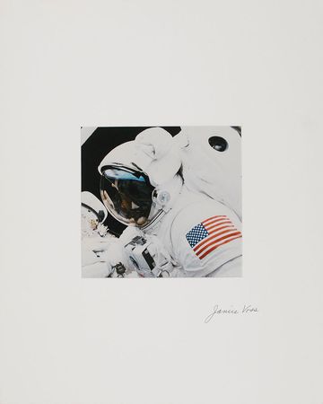 Lot #525 Space Shuttle: Visually impressive cast of Space Shuttle astronauts - Image 1