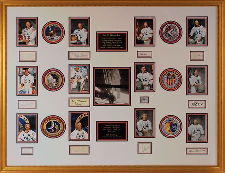 Lot #490 Moonwalkers: Enormous complete moonwalker presentation - Image 1