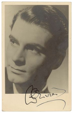 Lot #880 Vivien Leigh and Laurence Olivier Signed Photographs - Image 2