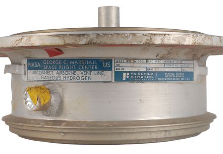 Lot #562 Saturn V Third Stage (S-IVBO) Gaseous Hydrogen Vent Line Airborne Disconnect Vent Disconnect - Image 3