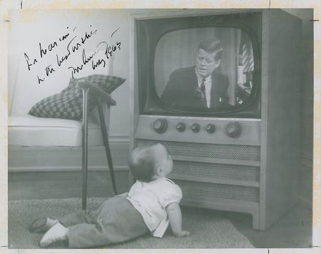 Lot #95 John F. Kennedy: President Kennedy embraces the next generation of Democrats - Image 1