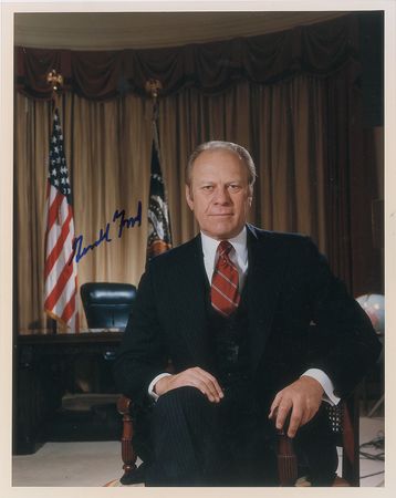 Lot #143 Gerald Ford and Jimmy Carter Signed Photographs - Image 2