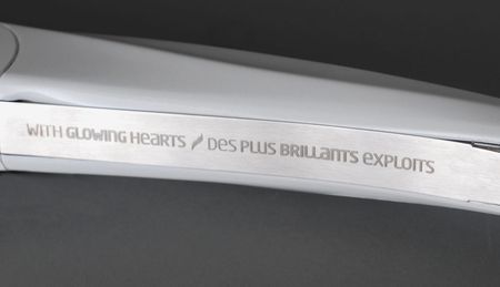 Lot #3099 Vancouver 2010 Winter Olympics Torch - Image 3