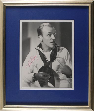 Lot #925 Entertainers Group Lot - Image 8