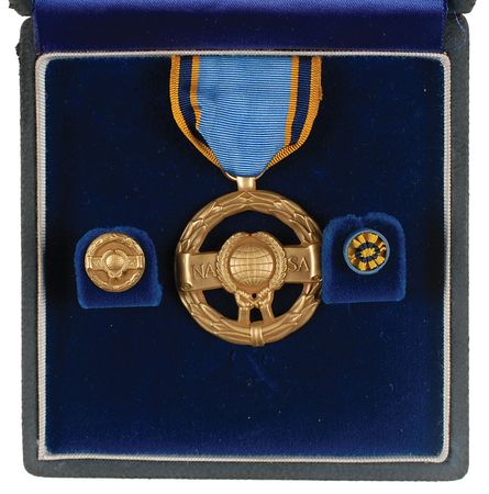 Lot #456 NASA Exceptional Service Medal Award - Image 1