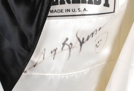 Lot #848 Sugar Ray Leonard Boxing Robe - Image 3