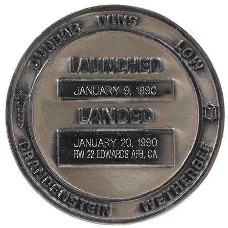 Lot #6625 STS–32 Unflown Robbins Medal - Image 2