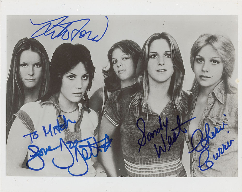 Lot 753 The Runaways
