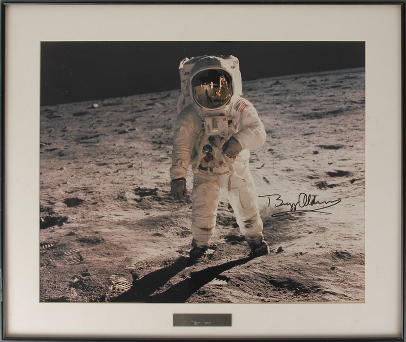 Lot 498 Buzz Aldrin Signed Photograph