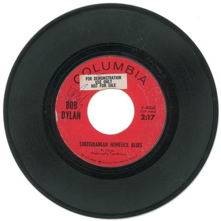 Lot #7125 Bob Dylan Signed ‘Subterranean Homesick Blues’ 45 RPM - Image 2