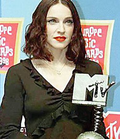 Lot #780 Madonna?s 1998 MTV European Music Award for ?Ray of Light?: The top prize at the 1998 MTV Europe Music Awards - Image 3