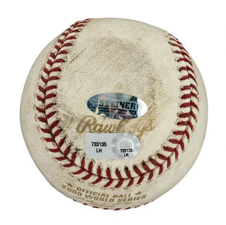 Lot #940 Derek Jeter: Game-used 2009 World Series ball signed by Jeter - Image 2
