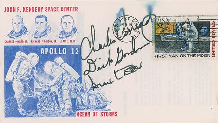 Lot #482 Apollo 12: Uncommon ‘Type 4’ cover from the LMP - Image 1