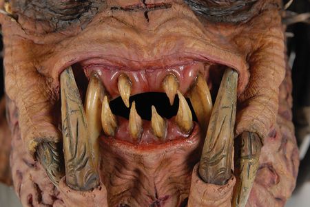 Lot #815 Predator: Massive Elder Yautja mask from Alien vs. Predator - Image 3