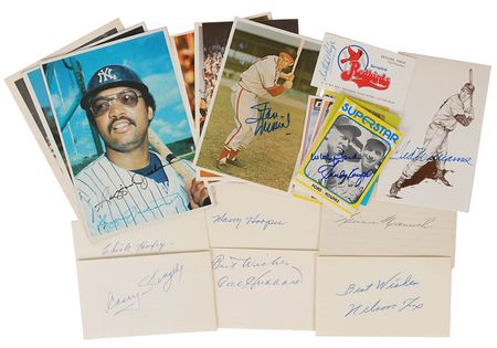 Lot #922 Baseball Hall of Famers: Massive Hall of Fame collection, highlighted by Foxx, Clemente, and Mantle?Maris - Image 12