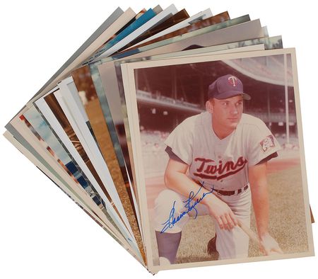 Lot #922 Baseball Hall of Famers: Massive Hall of Fame collection, highlighted by Foxx, Clemente, and Mantle?Maris - Image 20