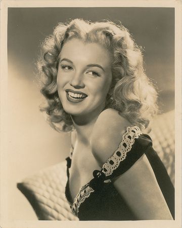 Lot #8077 Marilyn Monroe Photograph - Image 1