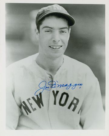 Lot #1168 Joe DiMaggio Signed Photographs - Image 3