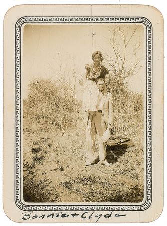 Lot #231 Bonnie and Clyde: Incredible original candids of Bonnie and Clyde - Image 2