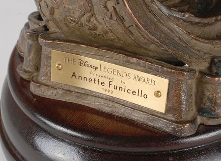 Lot #1047 Annette Funicello: Funicelloâ??s beautiful Disney Legends Award - Image 3