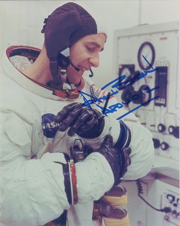 Lot #500 Moonwalkers Signed Photographs - Image 4