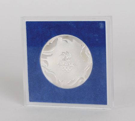Lot #9139 Sydney 2000 Summer Olympics Silver-Colored Participation Medal - Image 3