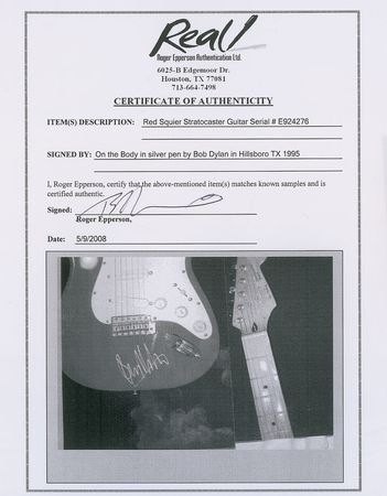 Lot #522 Bob Dylan: Exquisite Fender guitar signed on the body - Image 3