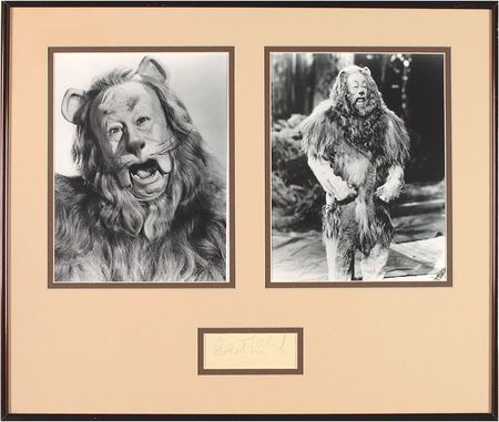 Lot #819 Wizard of Oz: Bert Lahr Signature - Image 1