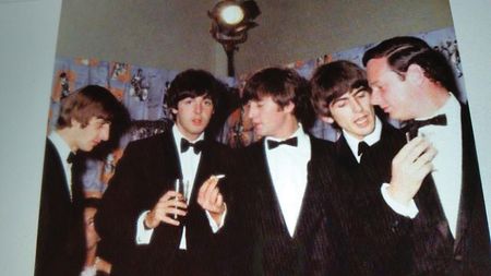 Lot #513 Beatles: Extremely rare program for A Hard Day’s Night, signed by Epstein and the Beatles - Image 4