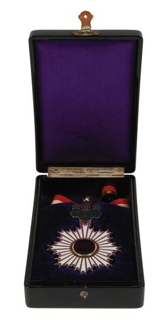 Lot #164 Emperor Meiji: The beautiful ?Order of the Rising Sun? presented by Emperor Meiji - Image 2