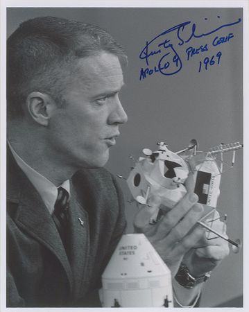 Lot #338 Apollo Astronauts Group Lot - Image 1