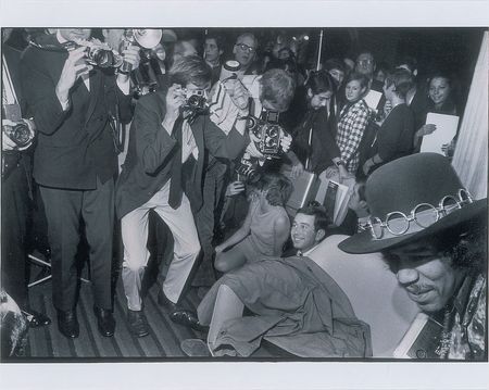 Lot #2108 Jimi Hendrix Experience Signed Photograph - Image 5