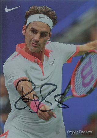 Lot #905 Roger Federer Signed Photographs - Image 4