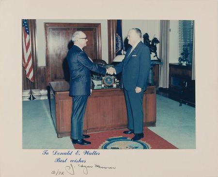 Lot #318 J. Edgar Hoover: Collection of letters from the longtime FBI head - Image 2