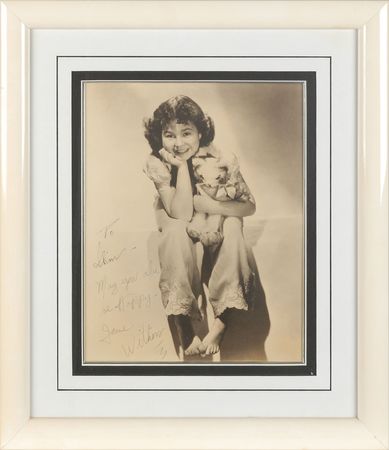 Lot #779 Actresses - Image 1