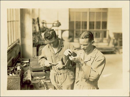 Lot #6009 Amelia Earhart Signed Photograph - Image 3
