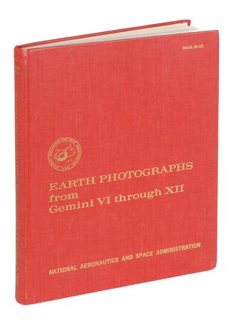 Lot #6112 Gemini Astronauts VI to XII Signed Earth Photographs Hardcover Book - Image 2