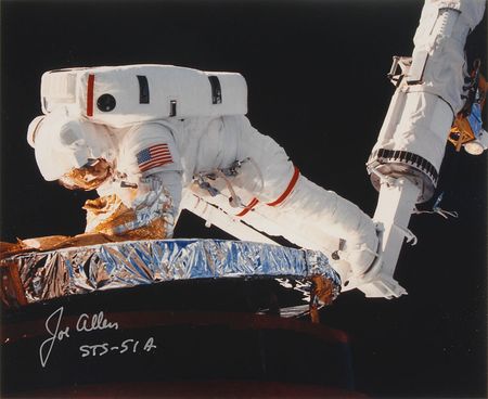 Lot #6185 ASF Club 2006 Collection of Signed Photographs - Image 7