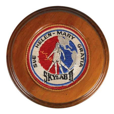 Lot #6457 Skylab 3: Alan Bean’s Wives Patch - Image 1
