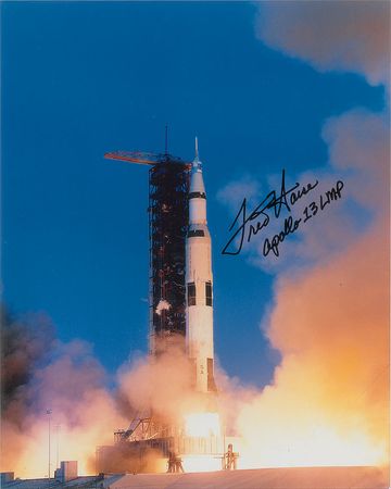 Lot #425 Apollo Astronauts - Image 1