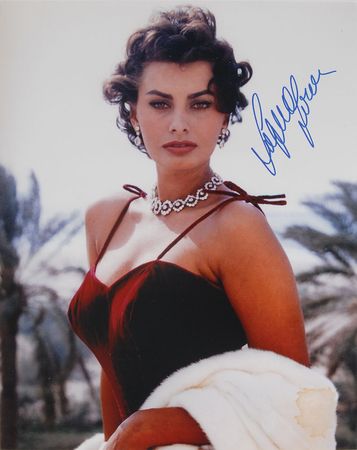 Lot #884 Sophia Loren Signed Photograph - Image 1