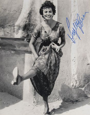 Lot #884 Sophia Loren Signed Photograph - Image 2